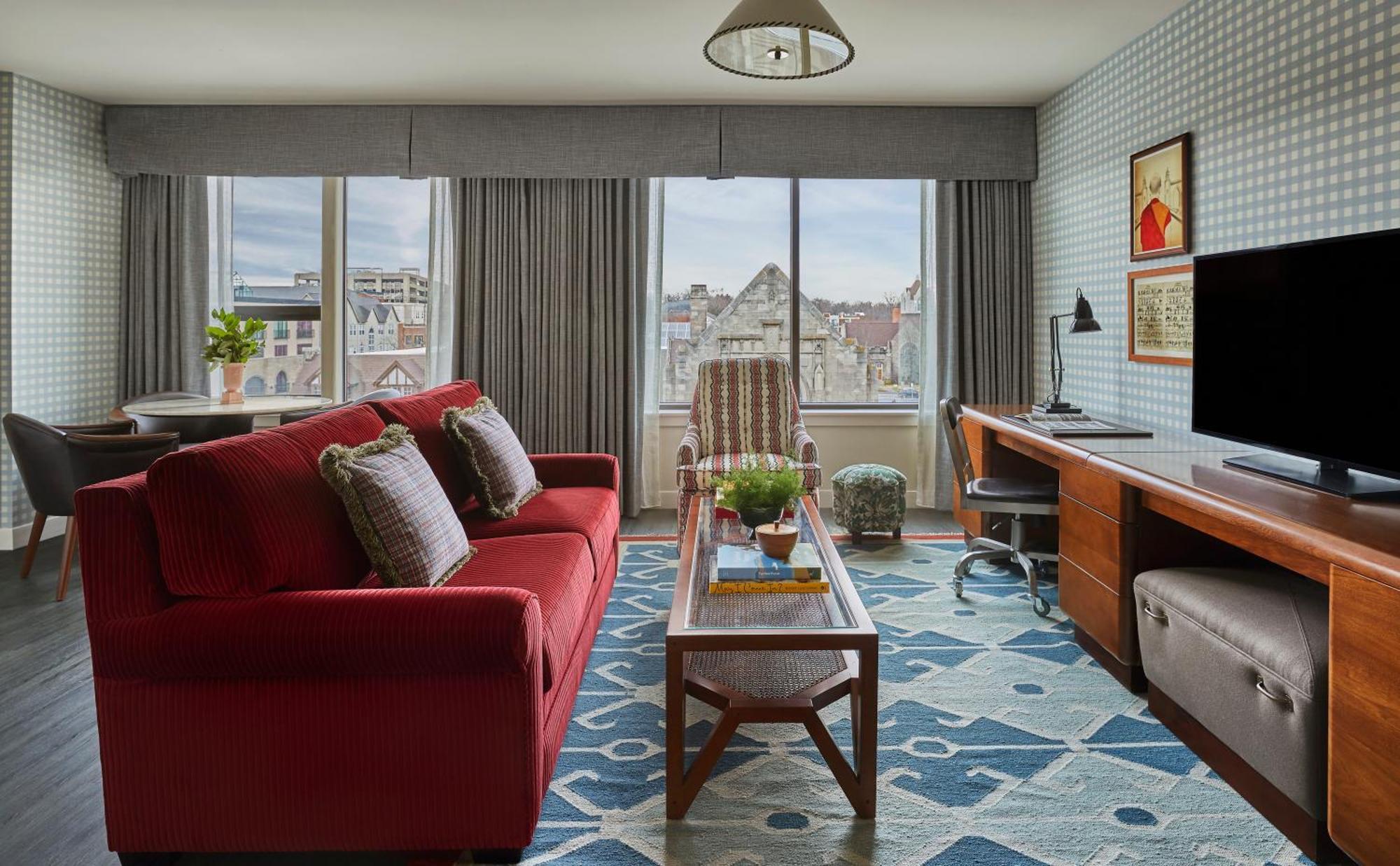 Graduate King Suite